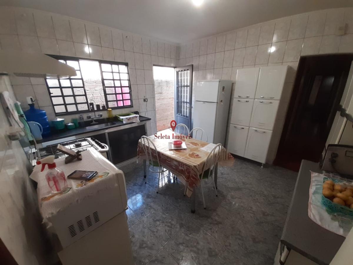 Casa à venda com 3 quartos, 125m² - Foto 4