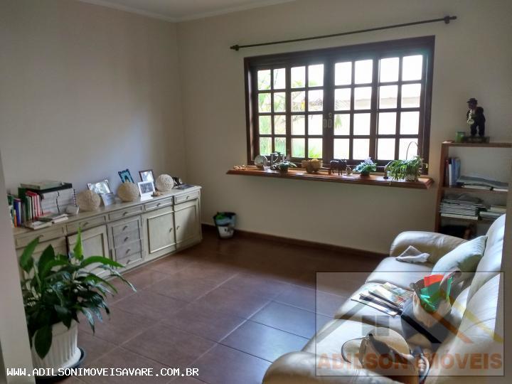 Casa à venda com 3 quartos, 404m² - Foto 2