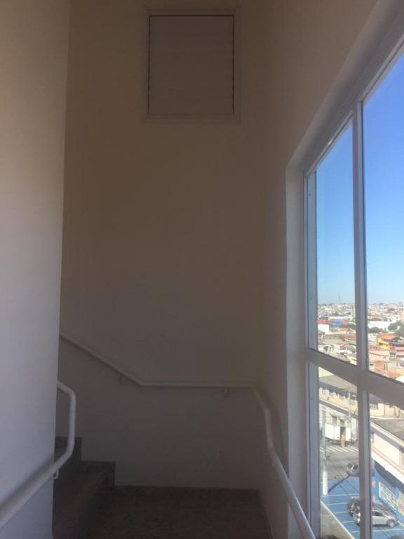 Apartamento à venda com 2 quartos, 40m² - Foto 17