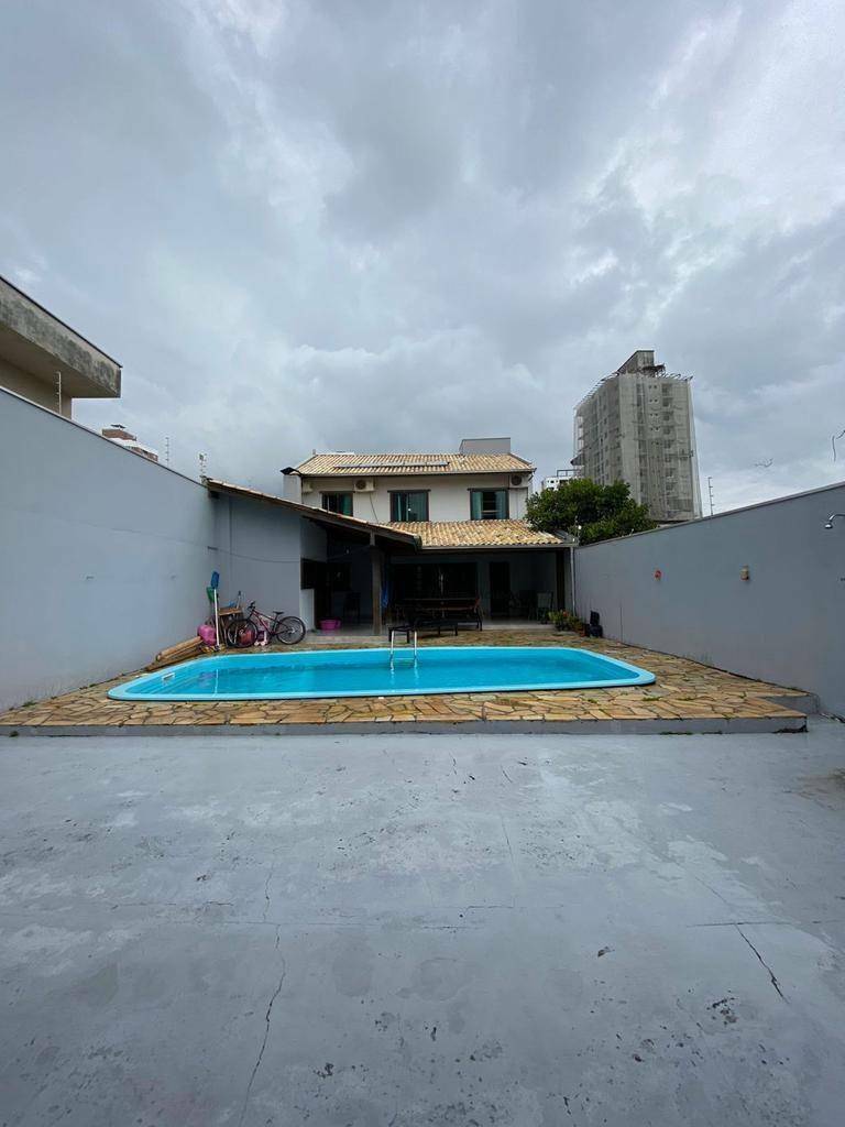 Casa de Condomínio à venda com 4 quartos, 231m² - Foto 18