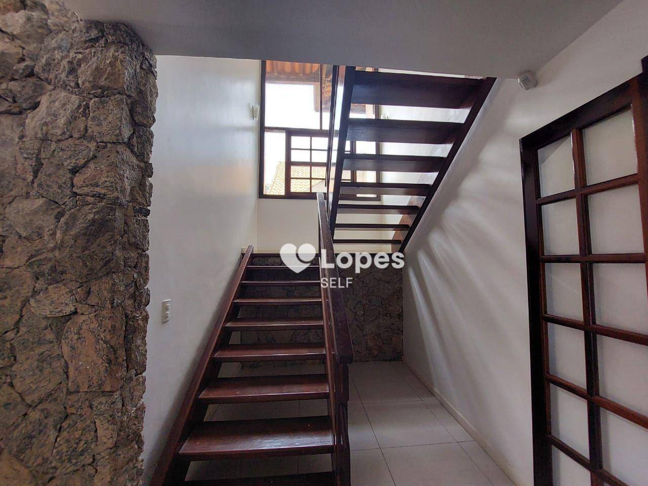 Casa à venda com 4 quartos, 361m² - Foto 14