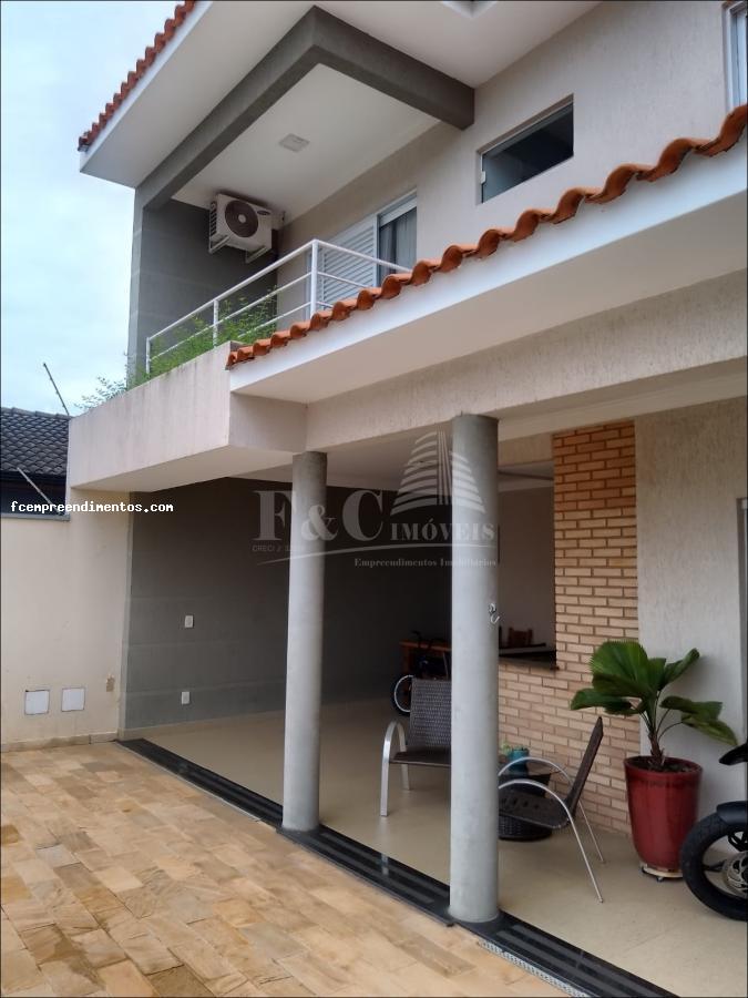 Casa de Condomínio à venda com 3 quartos, 250m² - Foto 26