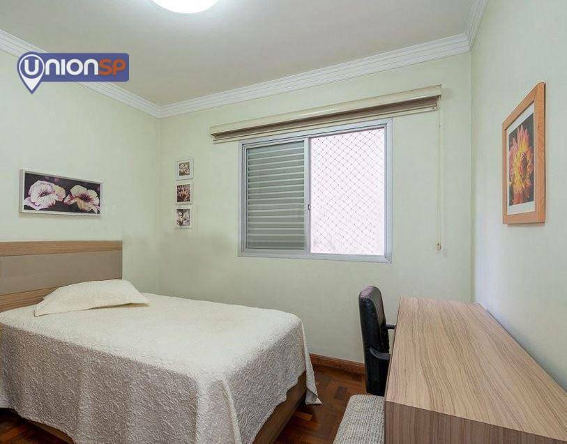 Apartamento à venda com 3 quartos, 130m² - Foto 2