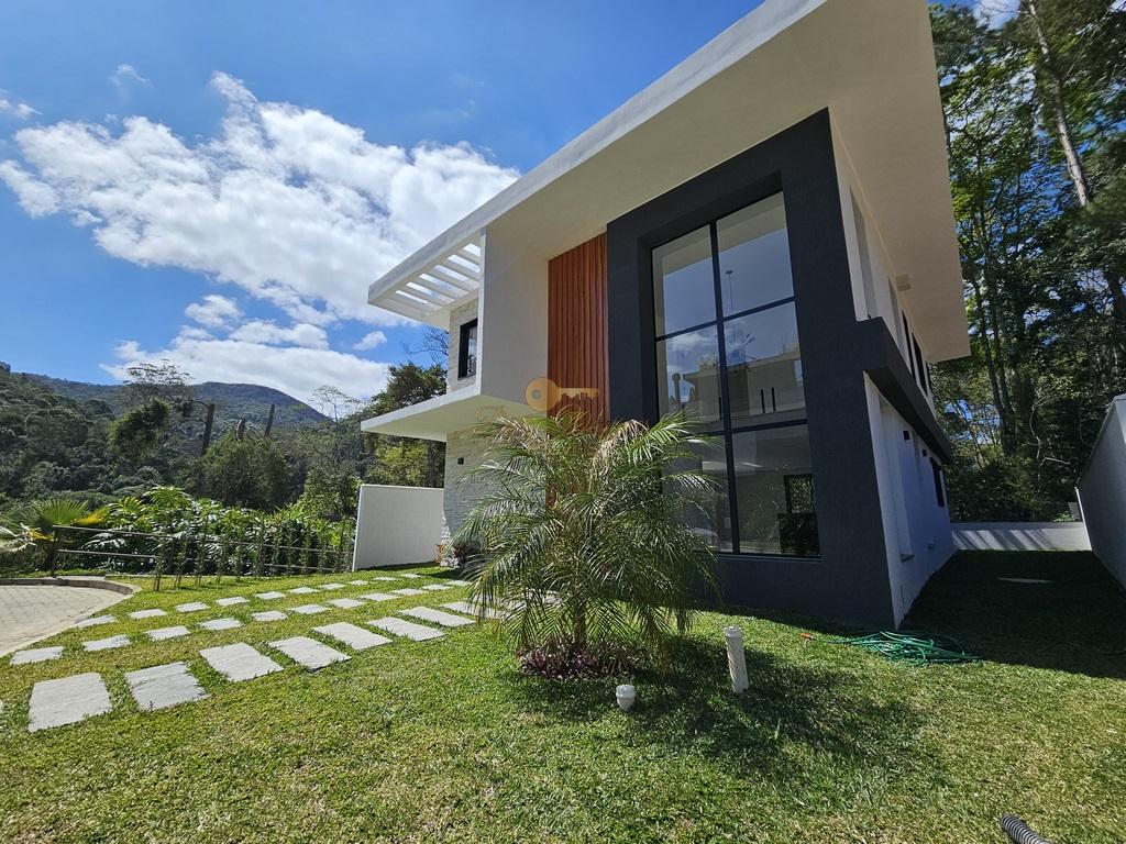 Casa de Condomínio à venda com 4 quartos, 155m² - Foto 1