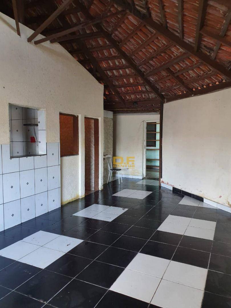 Casa à venda com 4 quartos, 300m² - Foto 15