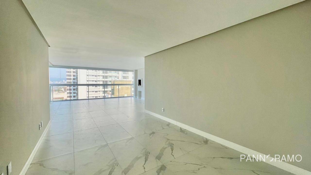 Apartamento à venda com 3 quartos, 137m² - Foto 7