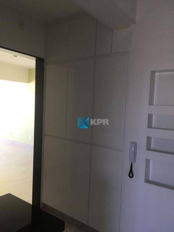 Apartamento à venda com 2 quartos, 69m² - Foto 5