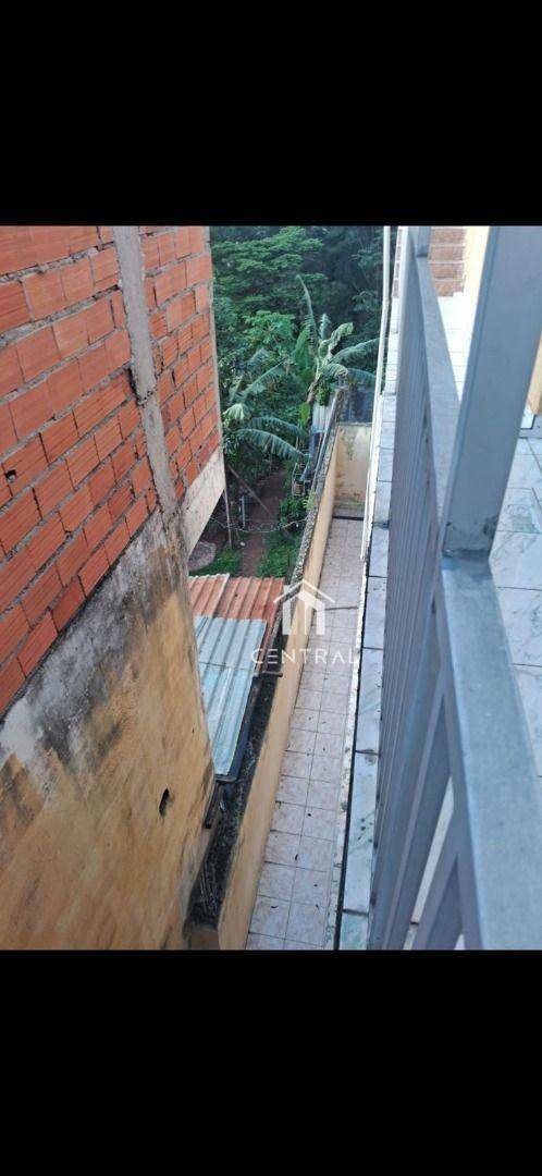 Sobrado à venda com 9 quartos, 160m² - Foto 2