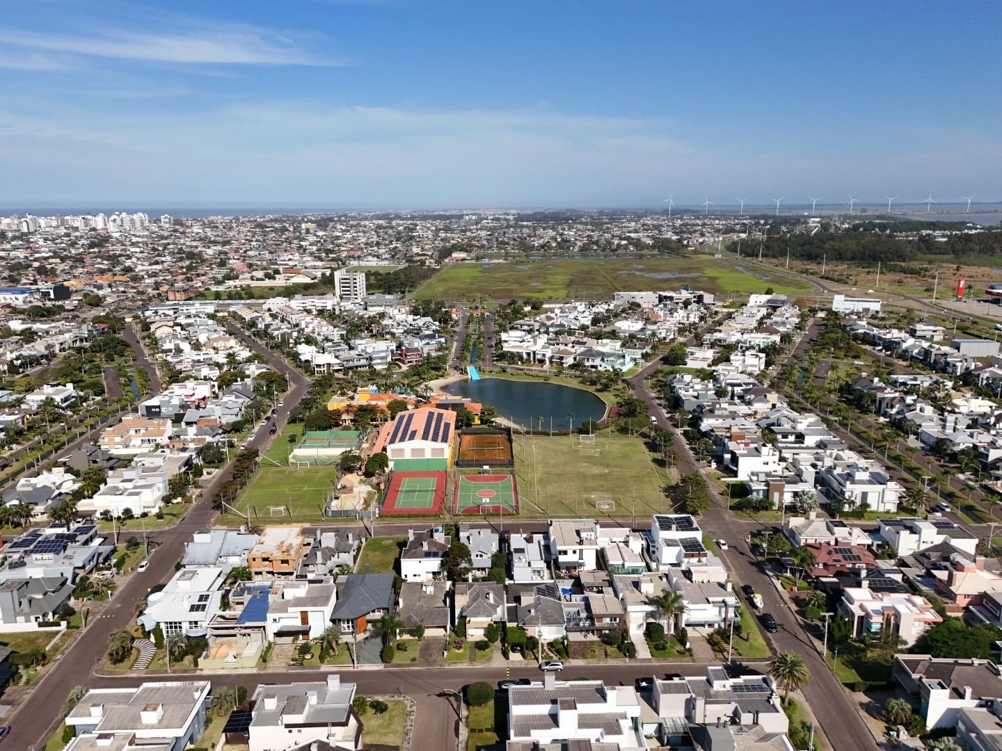 Casa de Condomínio à venda com 3 quartos, 210m² - Foto 5