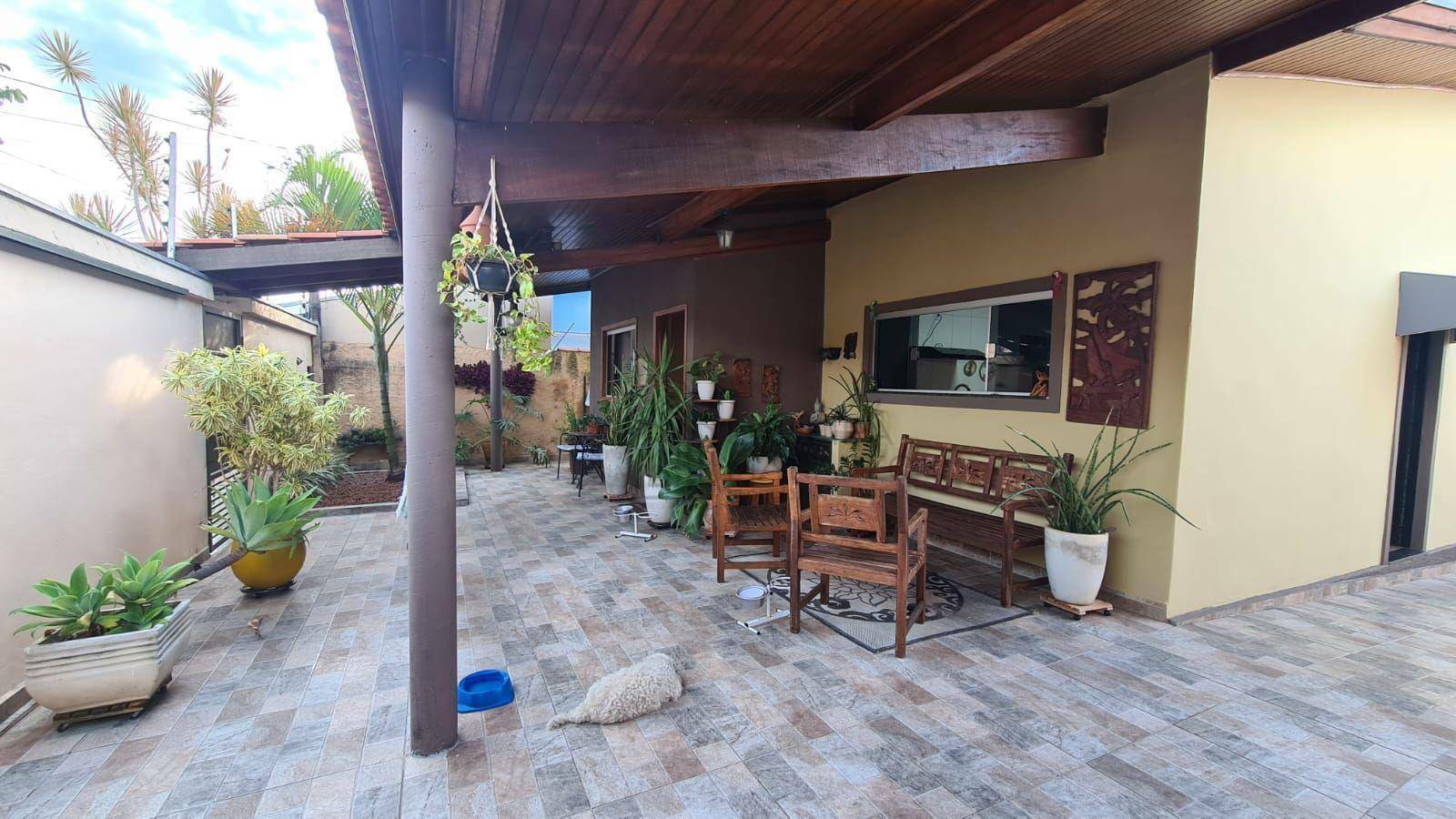 Casa à venda com 3 quartos, 152m² - Foto 2