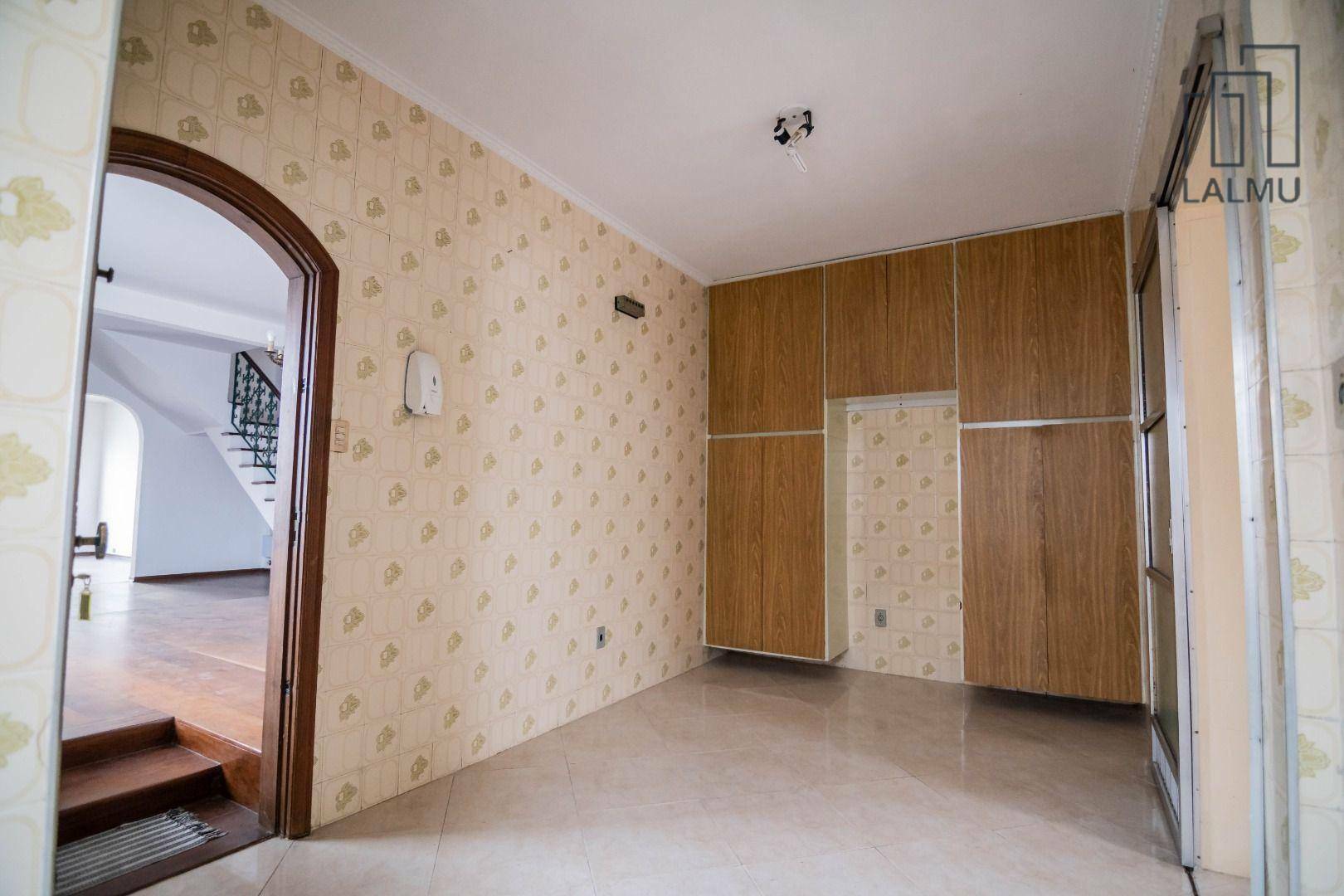 Sobrado para alugar com 3 quartos, 300m² - Foto 6