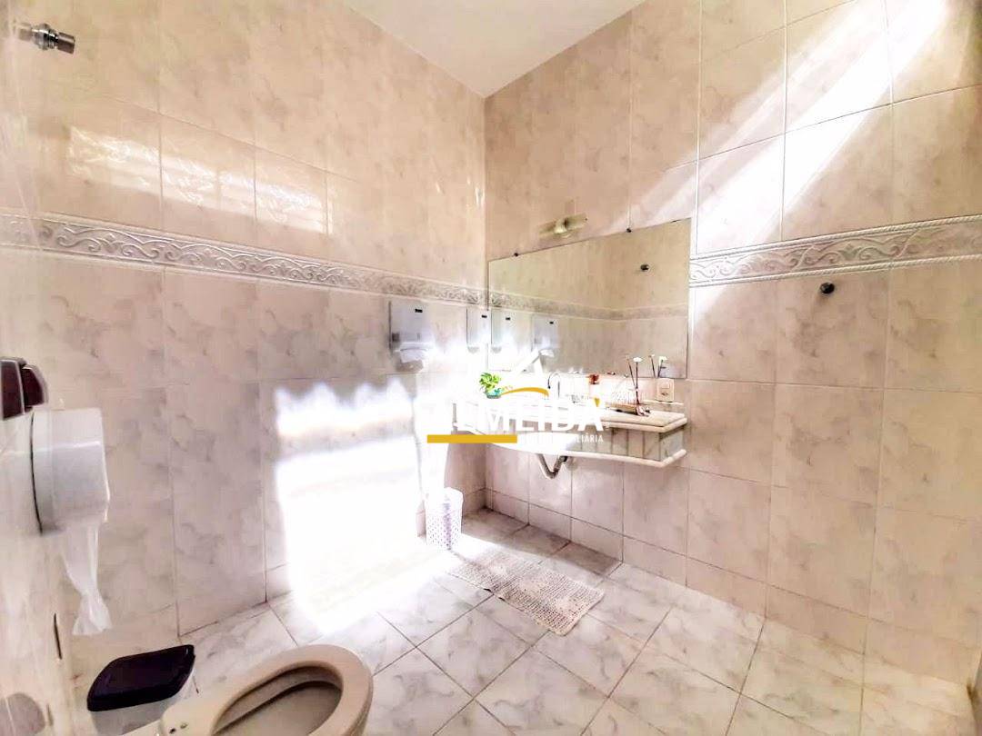 Casa, 4 quartos, 218 m² - Foto 3