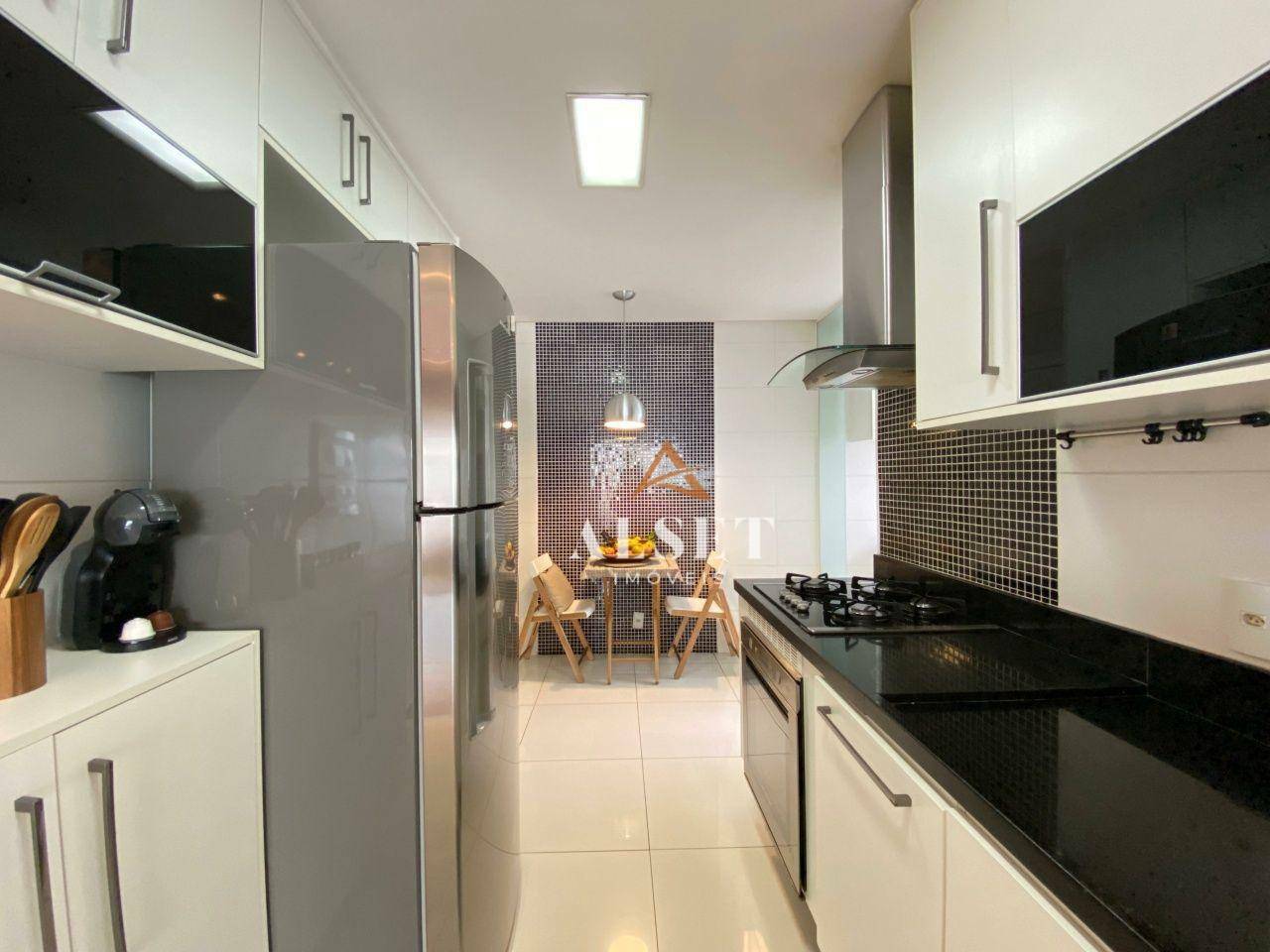 Apartamento à venda com 3 quartos, 112m² - Foto 13