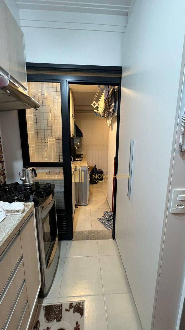 Apartamento à venda com 2 quartos, 61m² - Foto 2