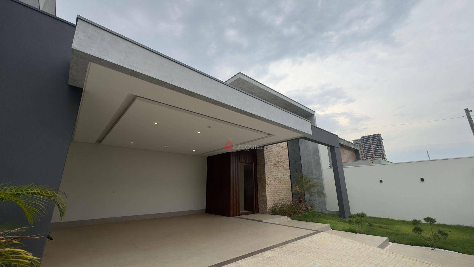 Casa à venda com 3 quartos, 240m² - Foto 2