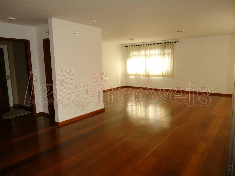 Apartamento para alugar com 4 quartos, 240m² - Foto 3