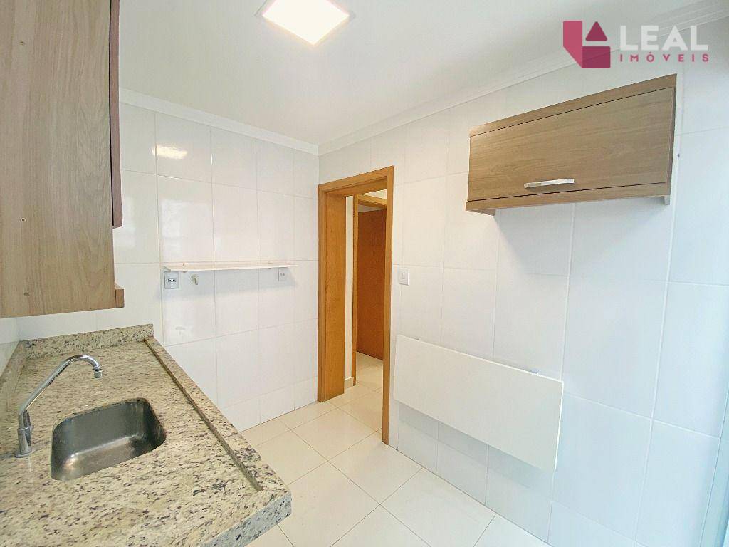 Casa para alugar com 2 quartos, 90m² - Foto 17