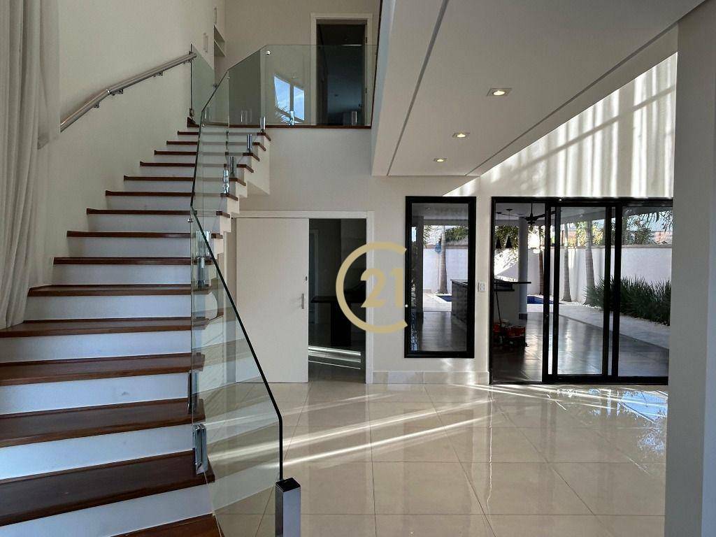 Casa de Condomínio à venda com 4 quartos, 235m² - Foto 3