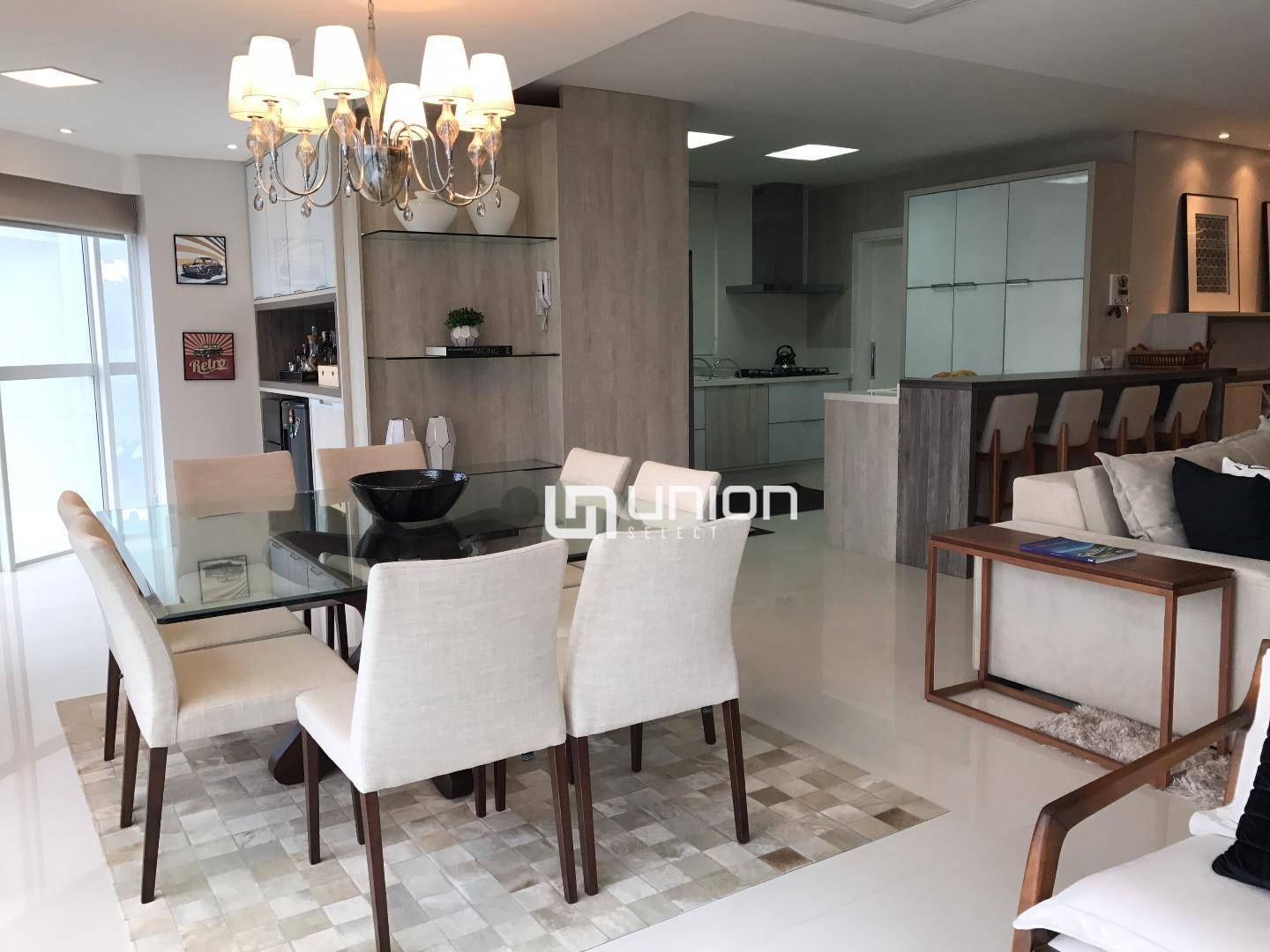 Apartamento à venda com 4 quartos, 237m² - Foto 9