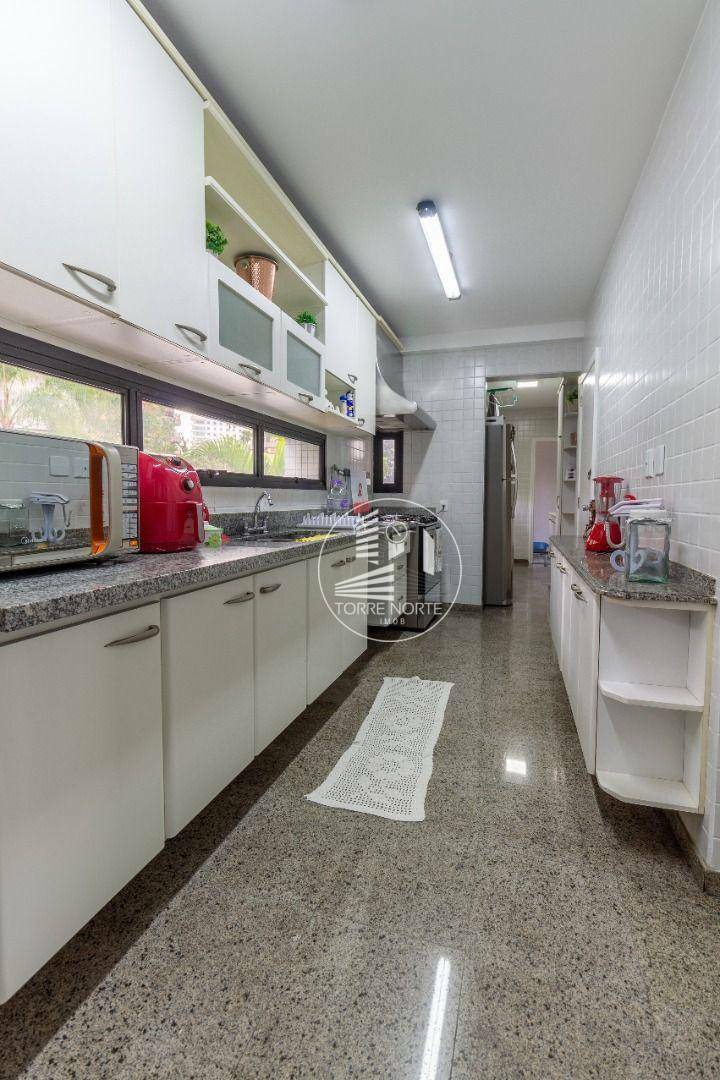 Apartamento à venda com 4 quartos, 190m² - Foto 6