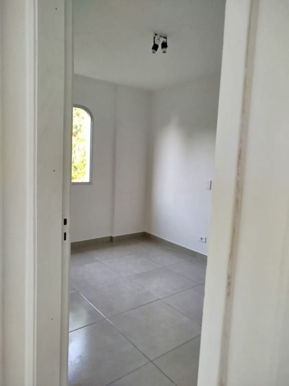 Apartamento para alugar com 2 quartos, 67m² - Foto 11