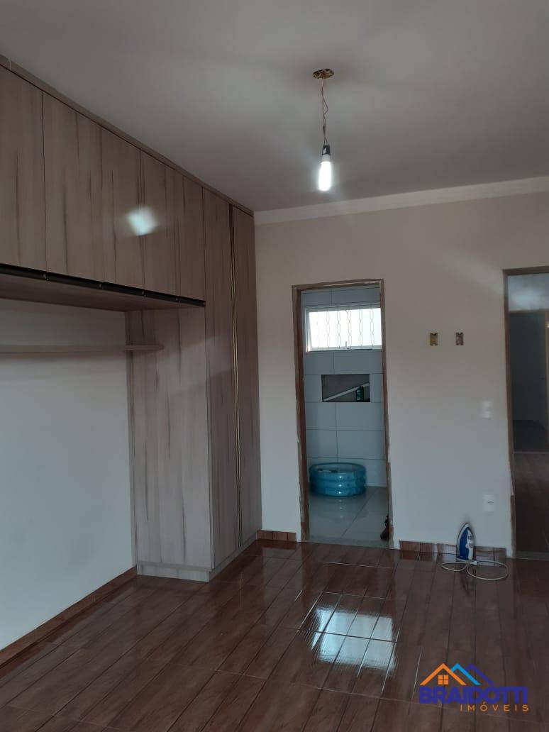 Casa à venda com 4 quartos, 195m² - Foto 12