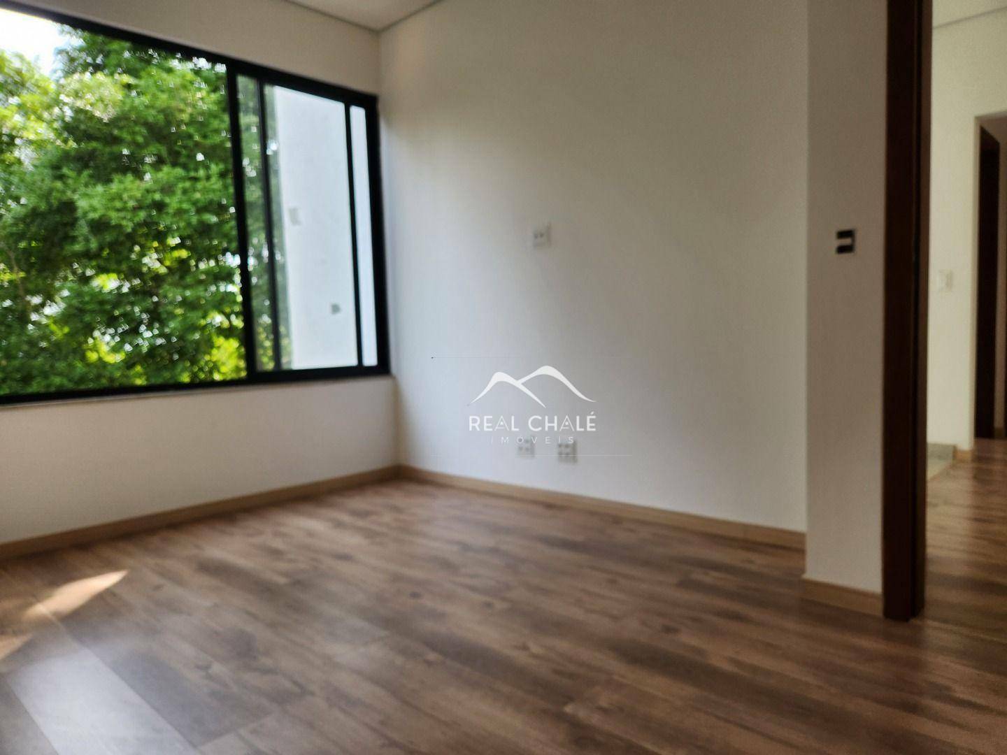 Casa à venda com 4 quartos, 250m² - Foto 19