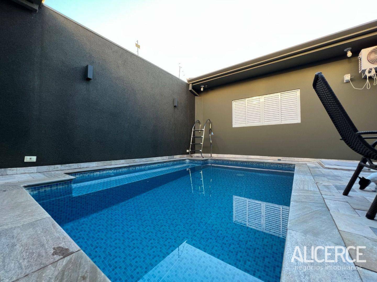 Casa à venda com 3 quartos, 200m² - Foto 37