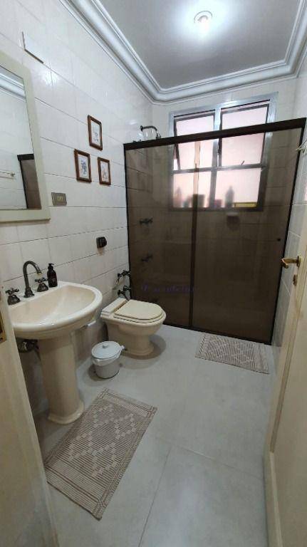 Apartamento à venda com 3 quartos, 217m² - Foto 11