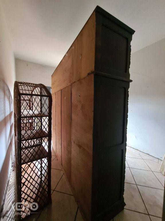 Casa à venda com 3 quartos, 210m² - Foto 11