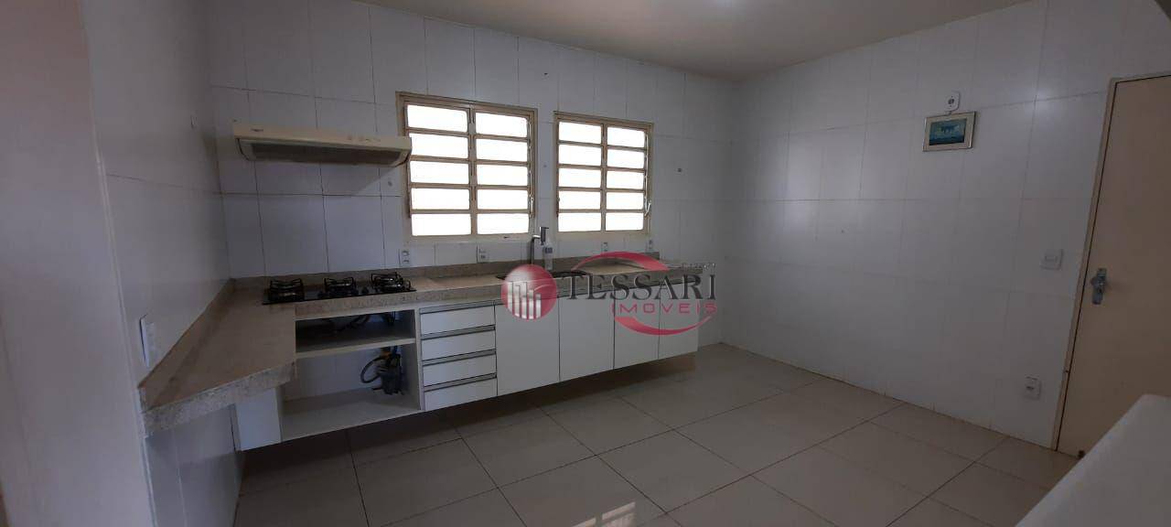 Apartamento à venda com 4 quartos, 150m² - Foto 18