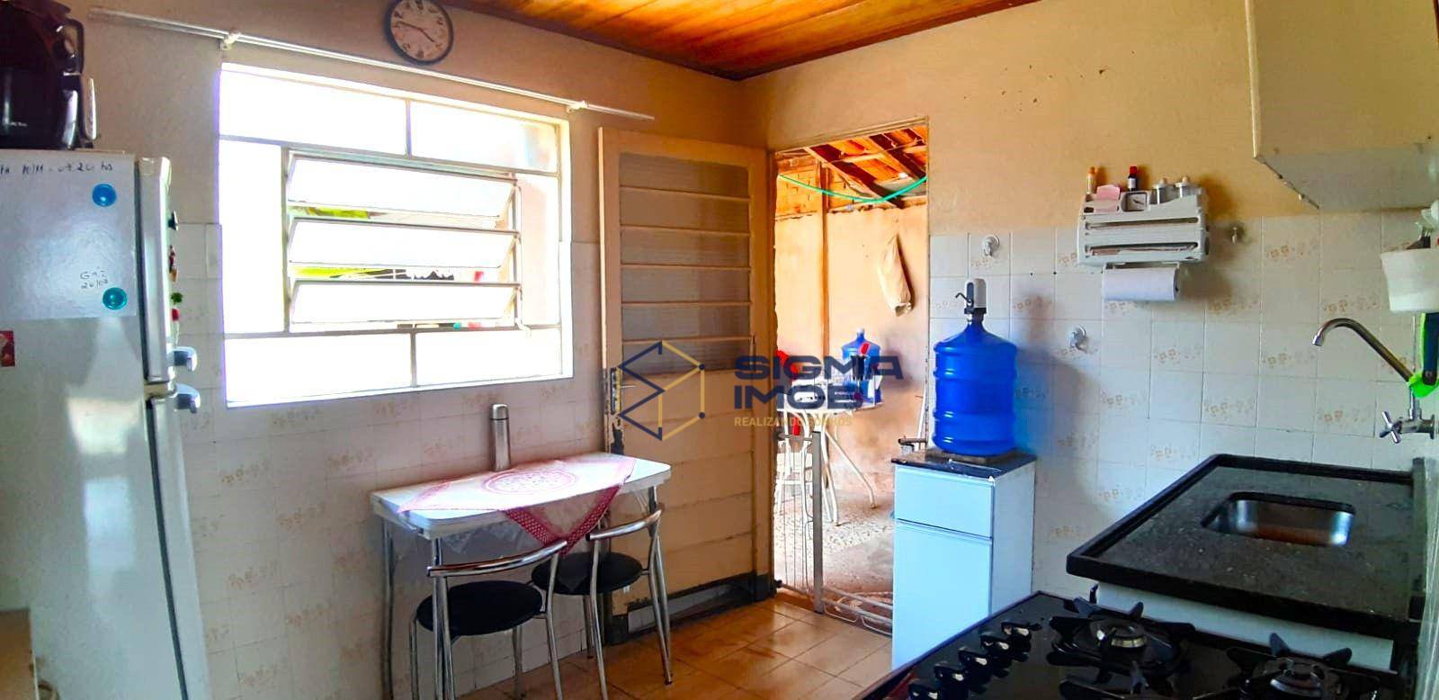 Casa à venda com 4 quartos, 95m² - Foto 11