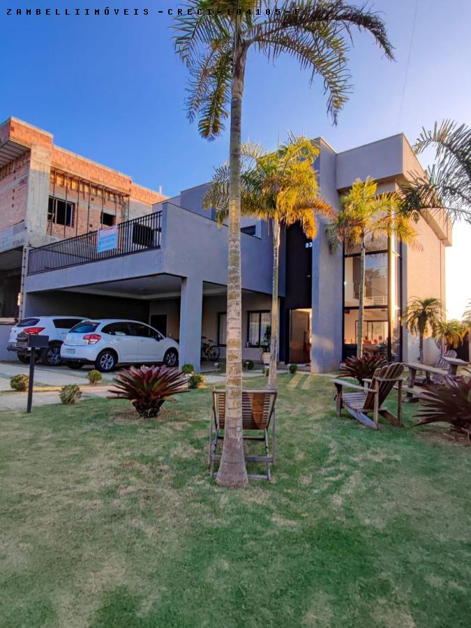 Casa de Condomínio à venda com 4 quartos, 344m² - Foto 2