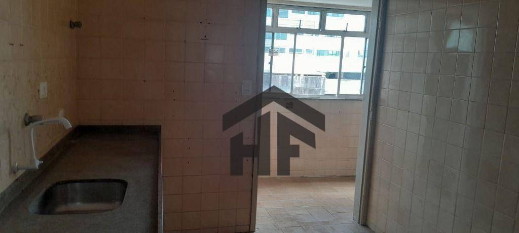 Apartamento à venda com 2 quartos, 80m² - Foto 11