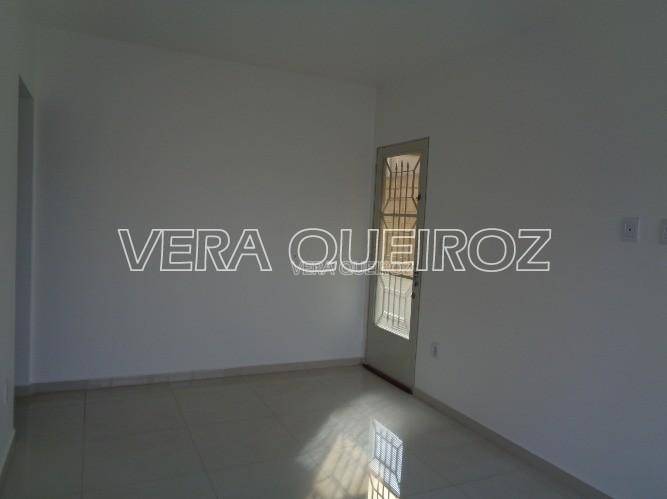 Casa para alugar com 3 quartos, 120m² - Foto 6