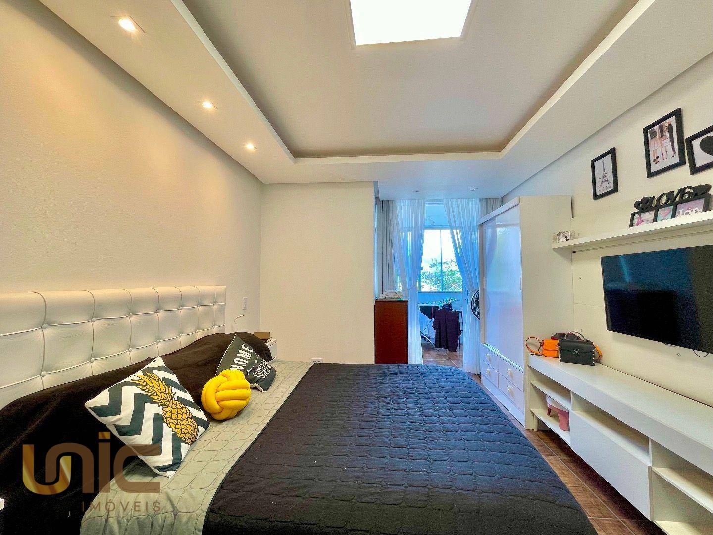 Casa de Condomínio à venda com 4 quartos, 450m² - Foto 27