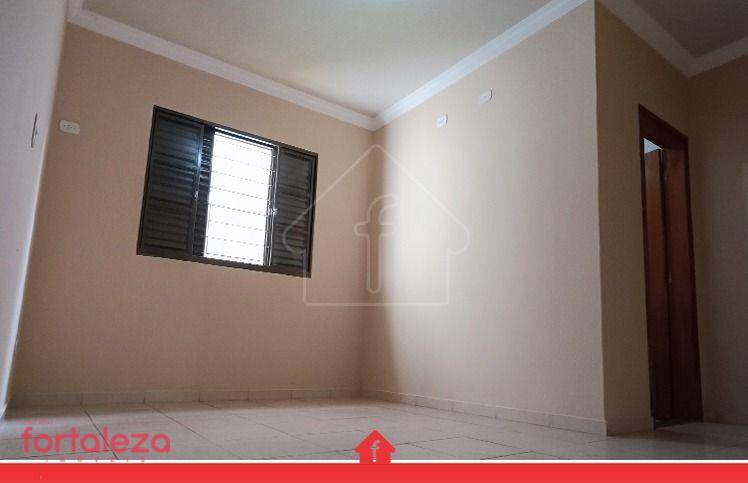 Casa à venda com 2 quartos, 99m² - Foto 4