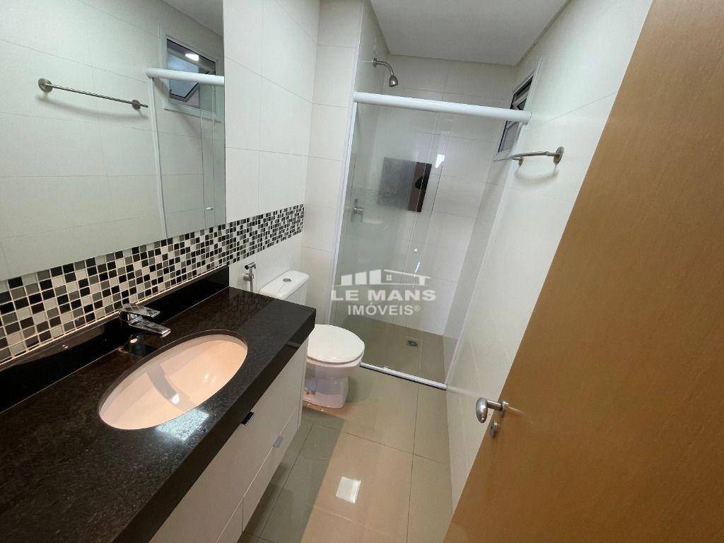 Apartamento para alugar com 3 quartos, 116m² - Foto 10