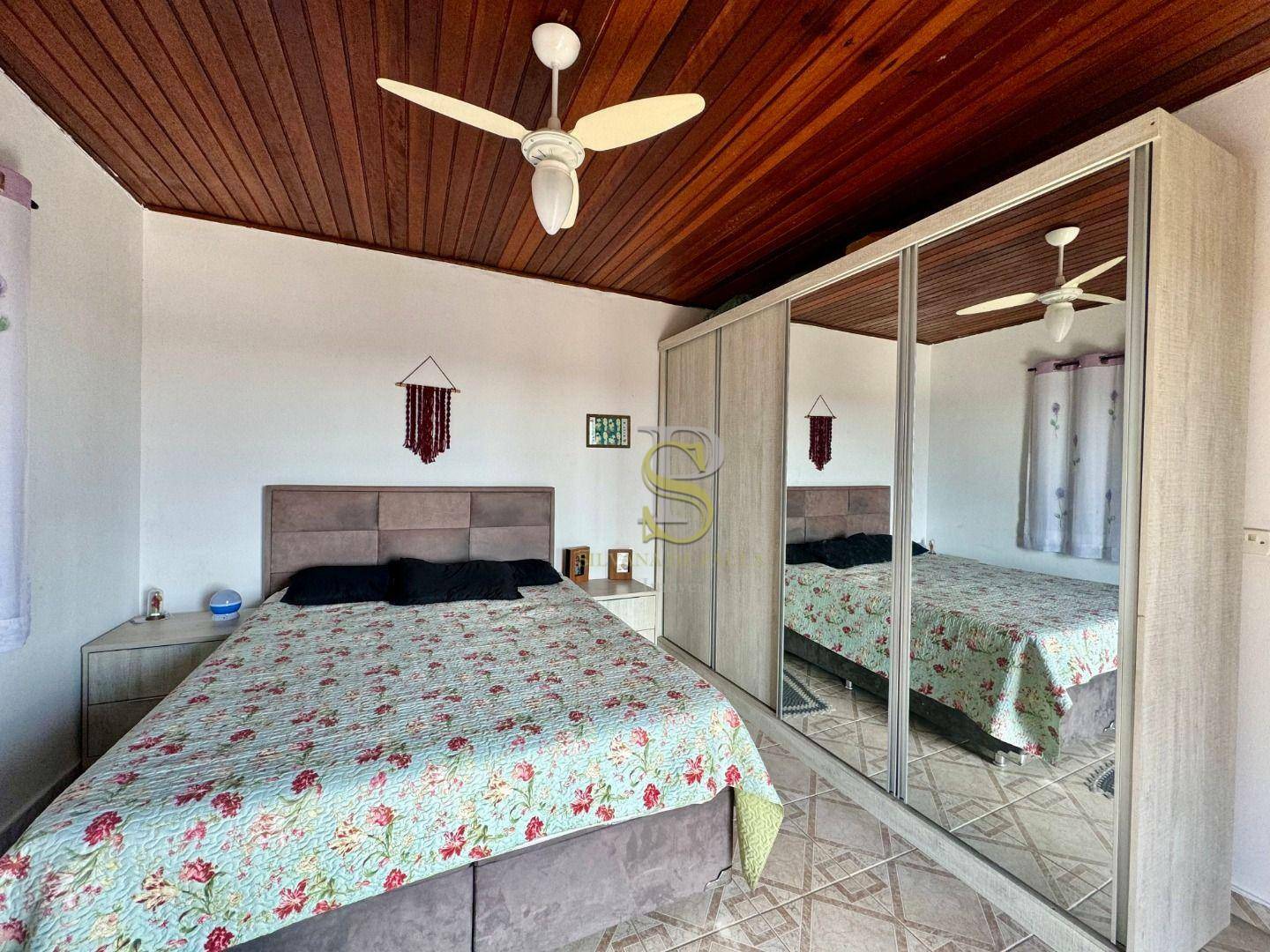 Casa à venda com 2 quartos, 110m² - Foto 4