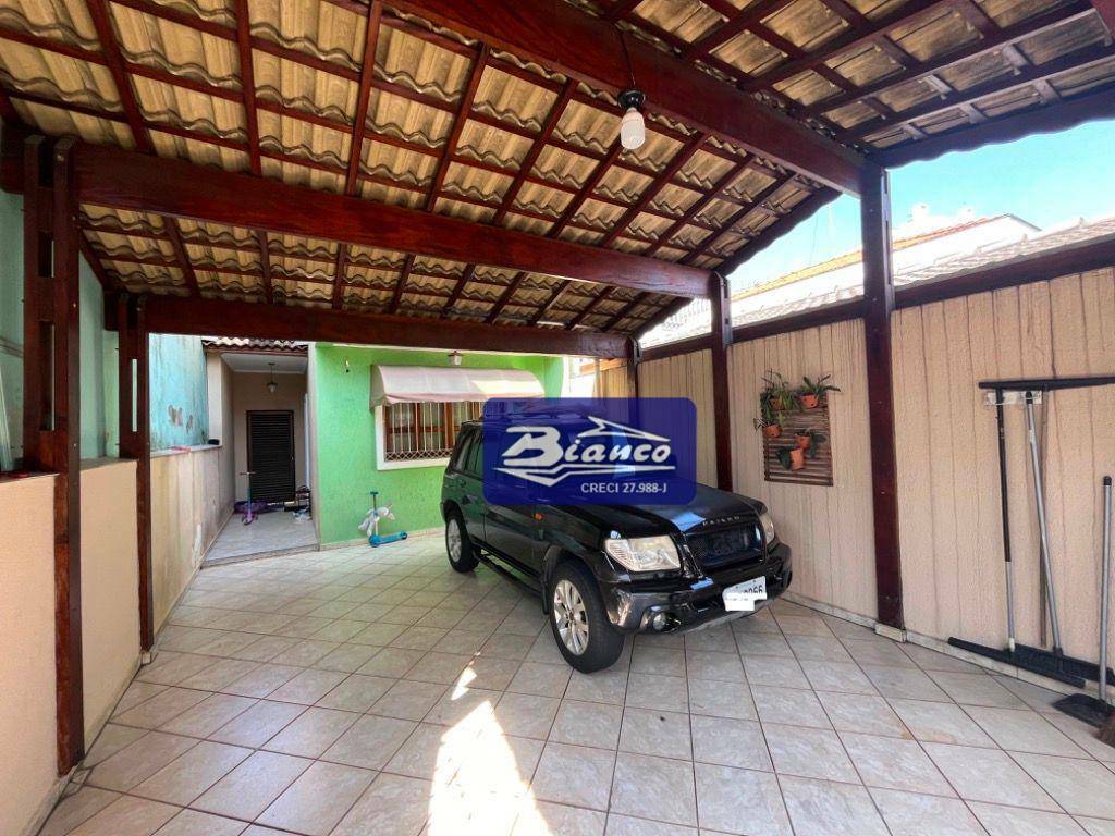 Sobrado à venda com 3 quartos, 132m² - Foto 1