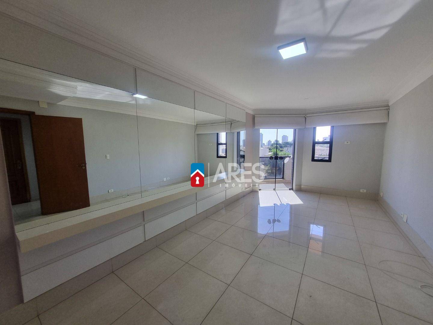 Apartamento para alugar com 4 quartos, 236m² - Foto 10