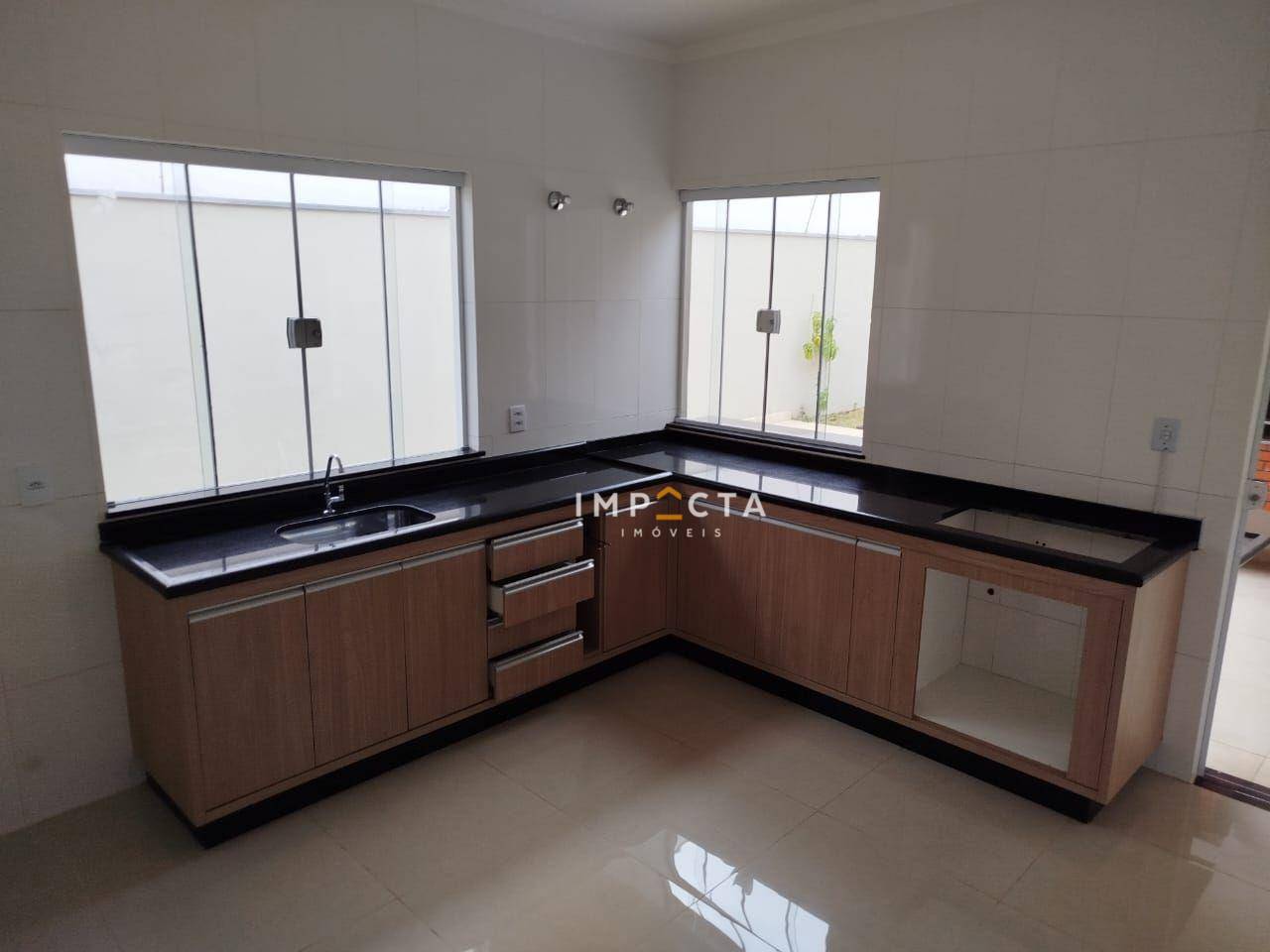 Casa à venda com 3 quartos, 150m² - Foto 1