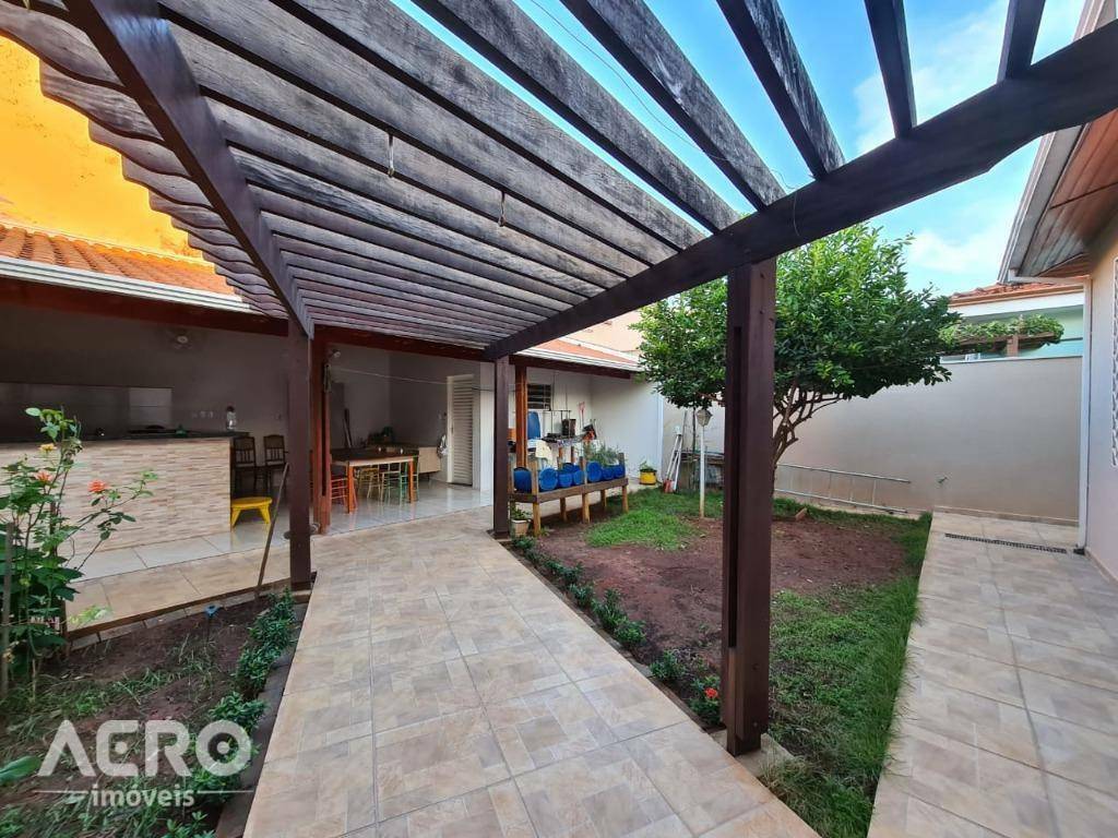 Casa à venda com 3 quartos, 248m² - Foto 9