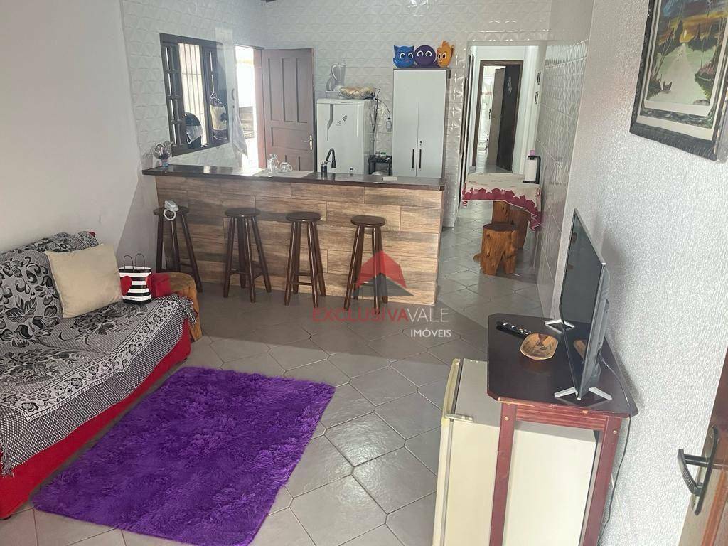 Casa à venda com 2 quartos, 105m² - Foto 2