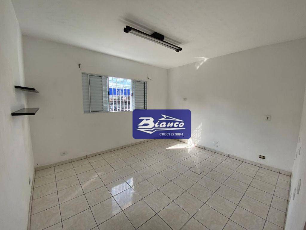 Sobrado à venda e aluguel com 3 quartos, 200m² - Foto 15