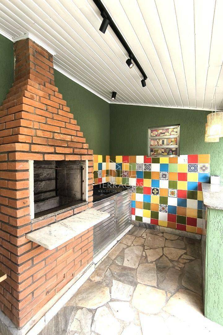 Casa para alugar com 3 quartos, 170m² - Foto 24