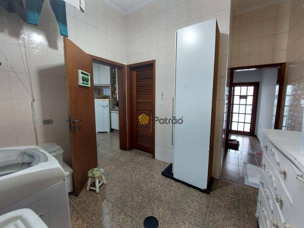 Sobrado à venda com 4 quartos, 333m² - Foto 32