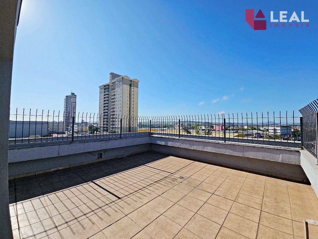 Apartamento para alugar com 3 quartos, 130m² - Foto 34