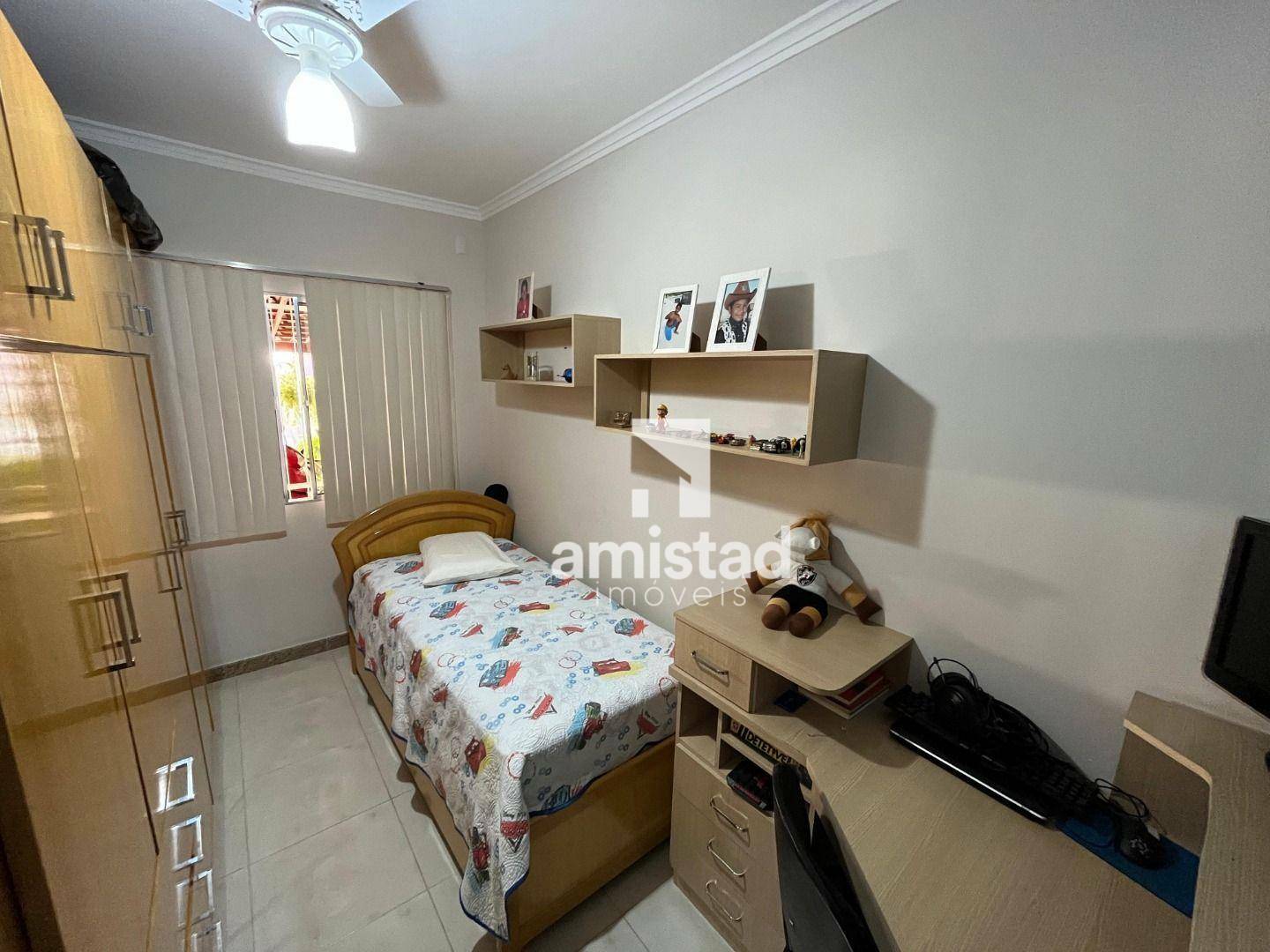 Casa à venda com 3 quartos, 160m² - Foto 4