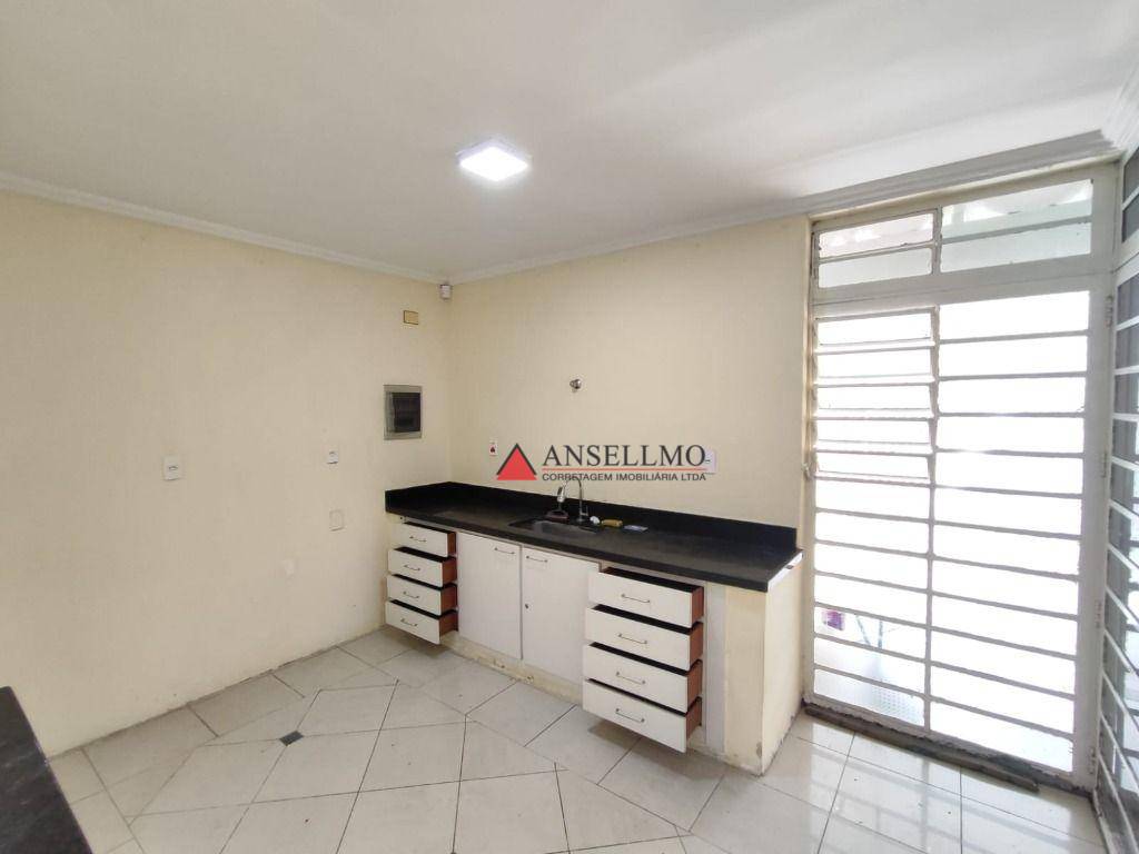 Casa à venda e aluguel com 3 quartos, 209m² - Foto 12